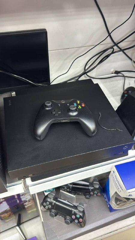 Игровая приставка XBOX ONE X