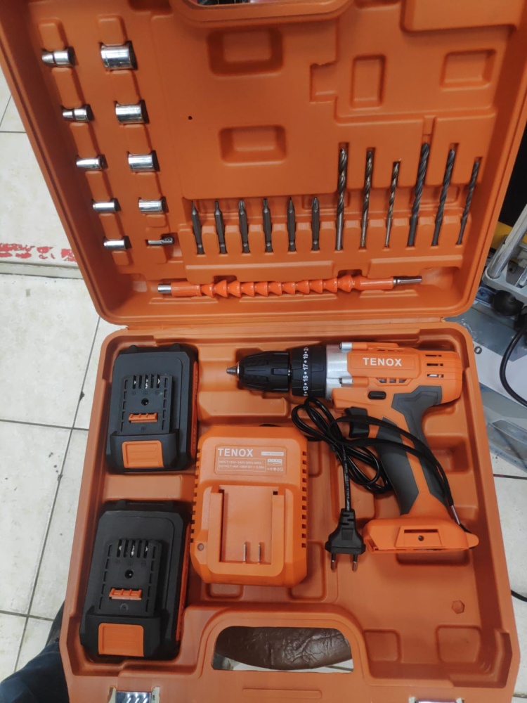 Шуруповерт TENOX 88W