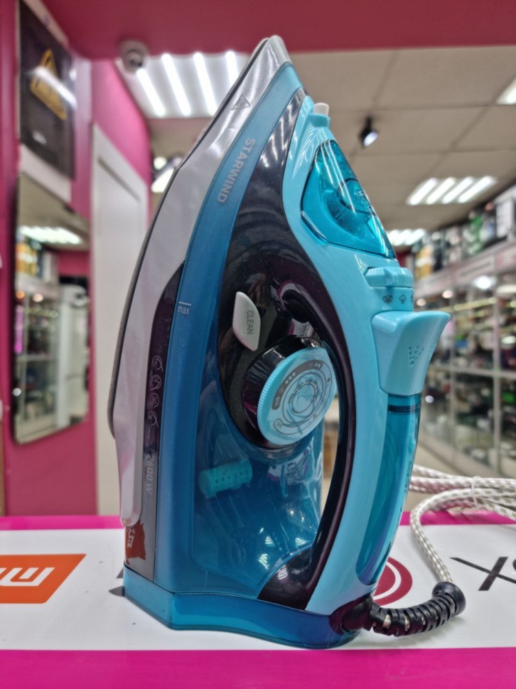 Утюг StarWind SIR2652