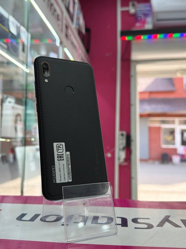 Смартфон Huawei Y6 2/32