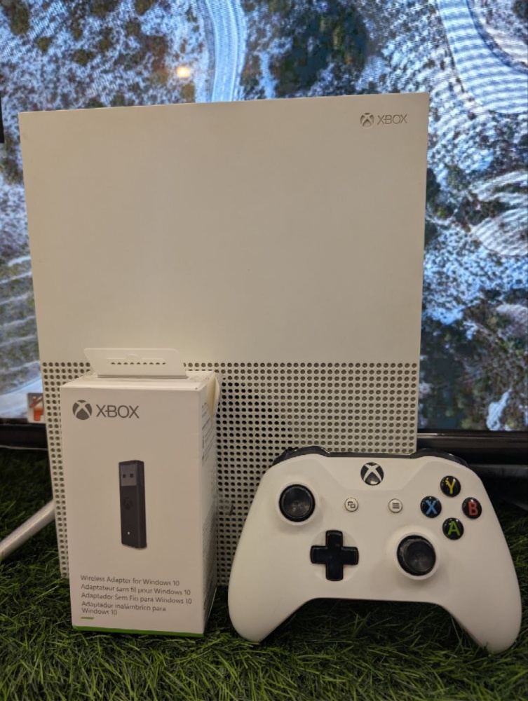 Игровая приставка XBOX ONE S 500
