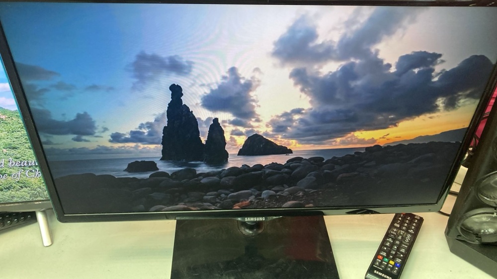Телевизор Samsung LT24H395SIX