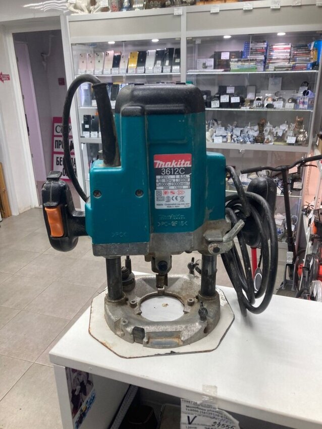 Фрезер MAKITA 3612c