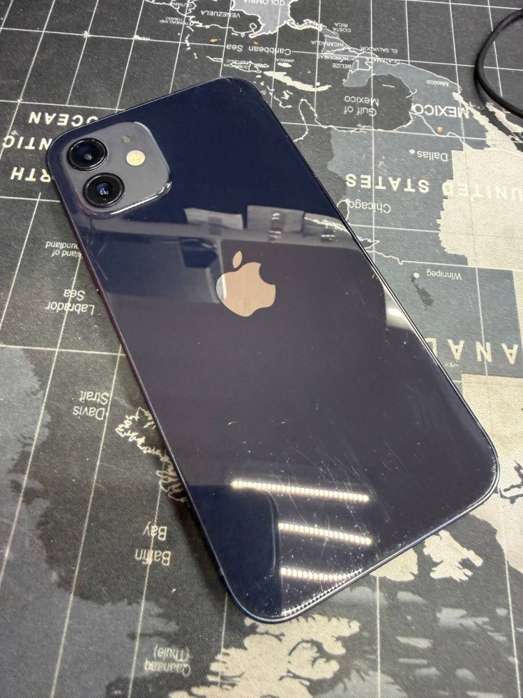 Смартфон iPhone 12 64 Gb