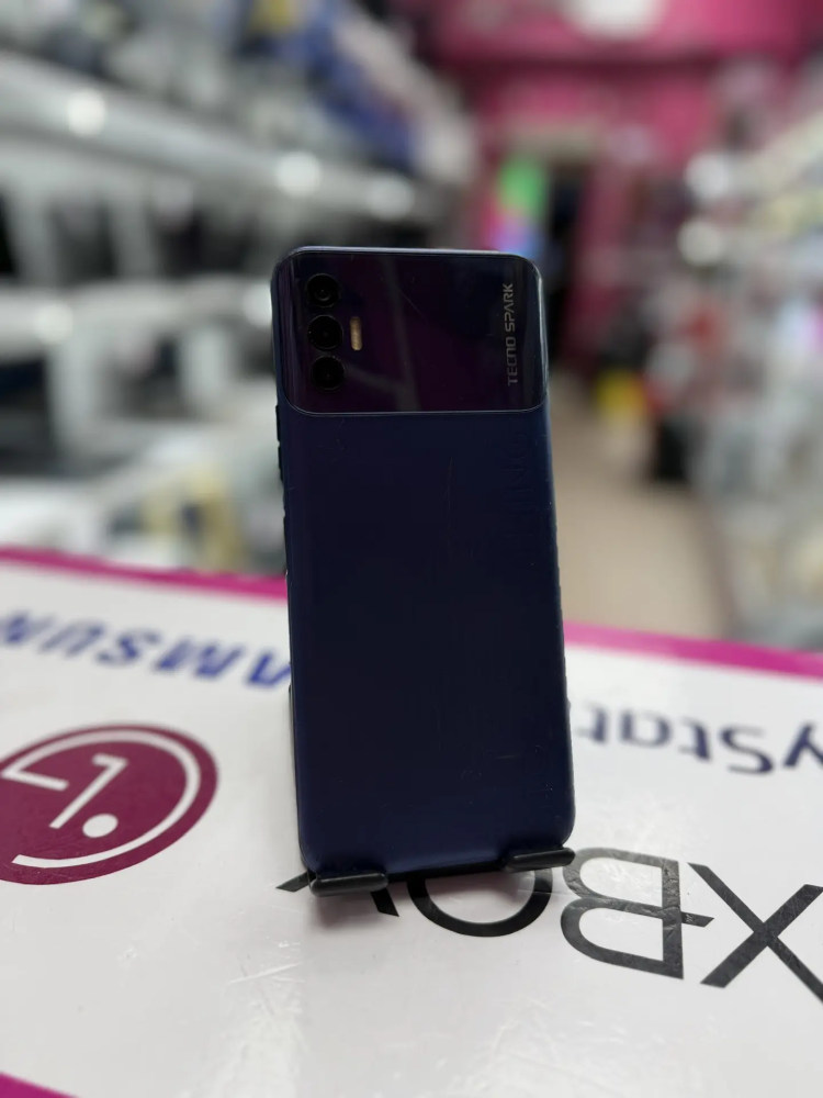 Мобильный телефон Tecno spark 8p 4-64gb