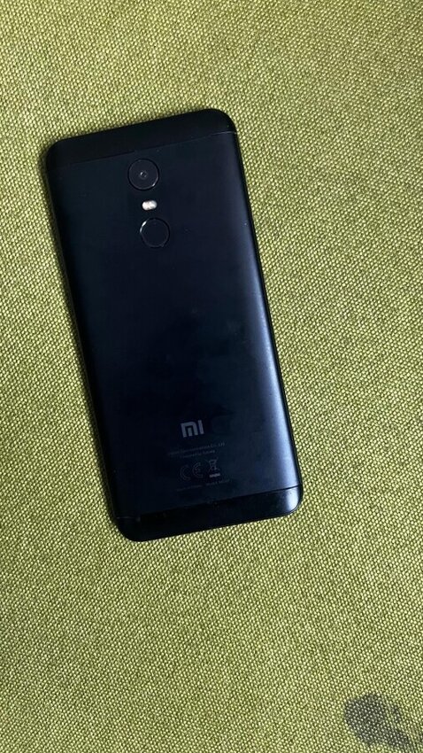 Смартфон Xiaomi Redmi 5+  3/32
