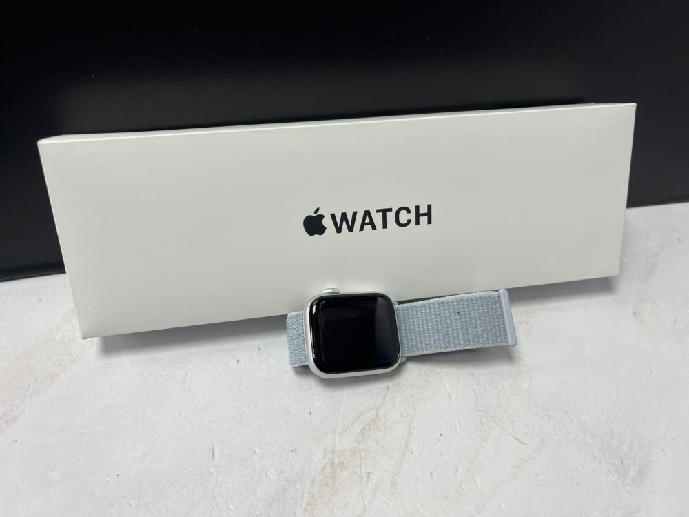 Часы Apple SE (gen2) 40mm