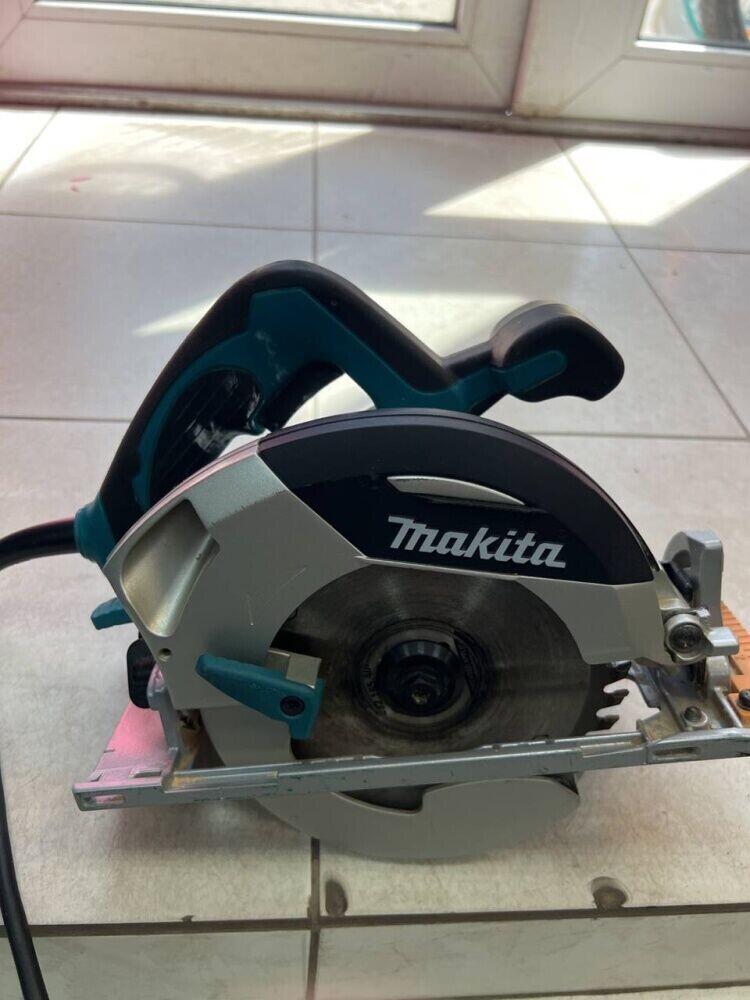 Циркулярка Makita HS6100