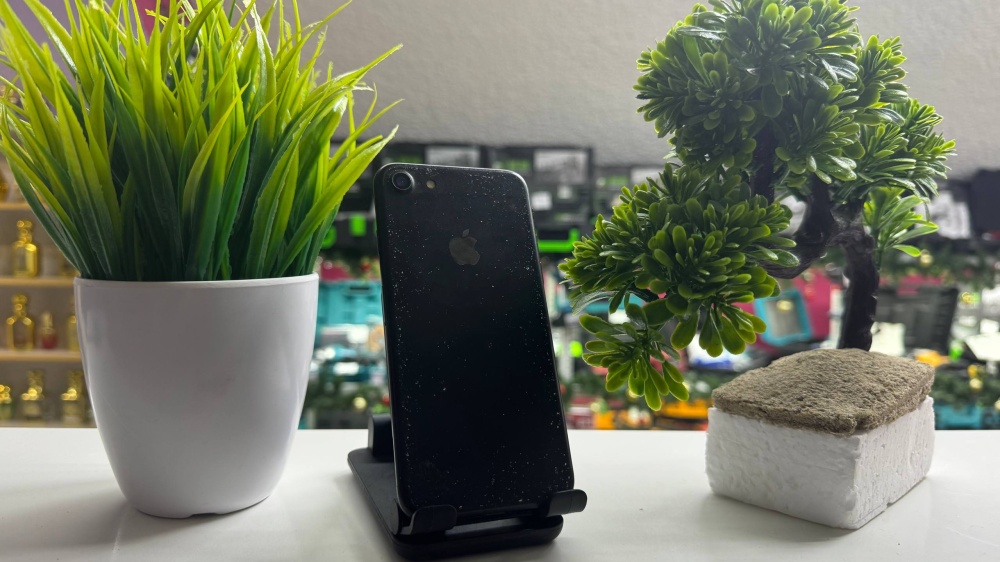 Смартфон iPhone 7 32Gb