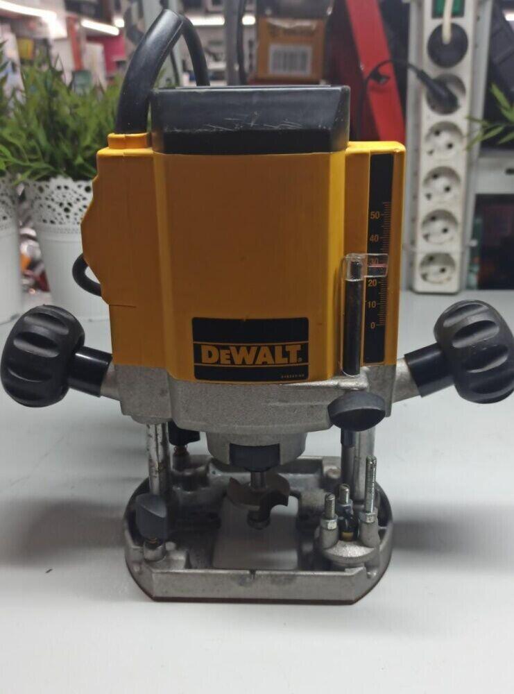 Фрезер Dewalt DW604