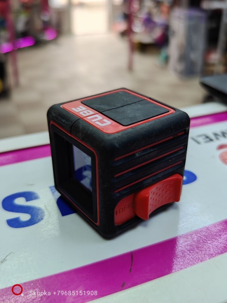 Лазерный уровень Cube