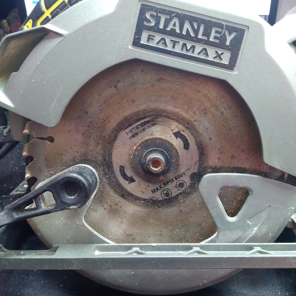 Циркулярная пила stanley