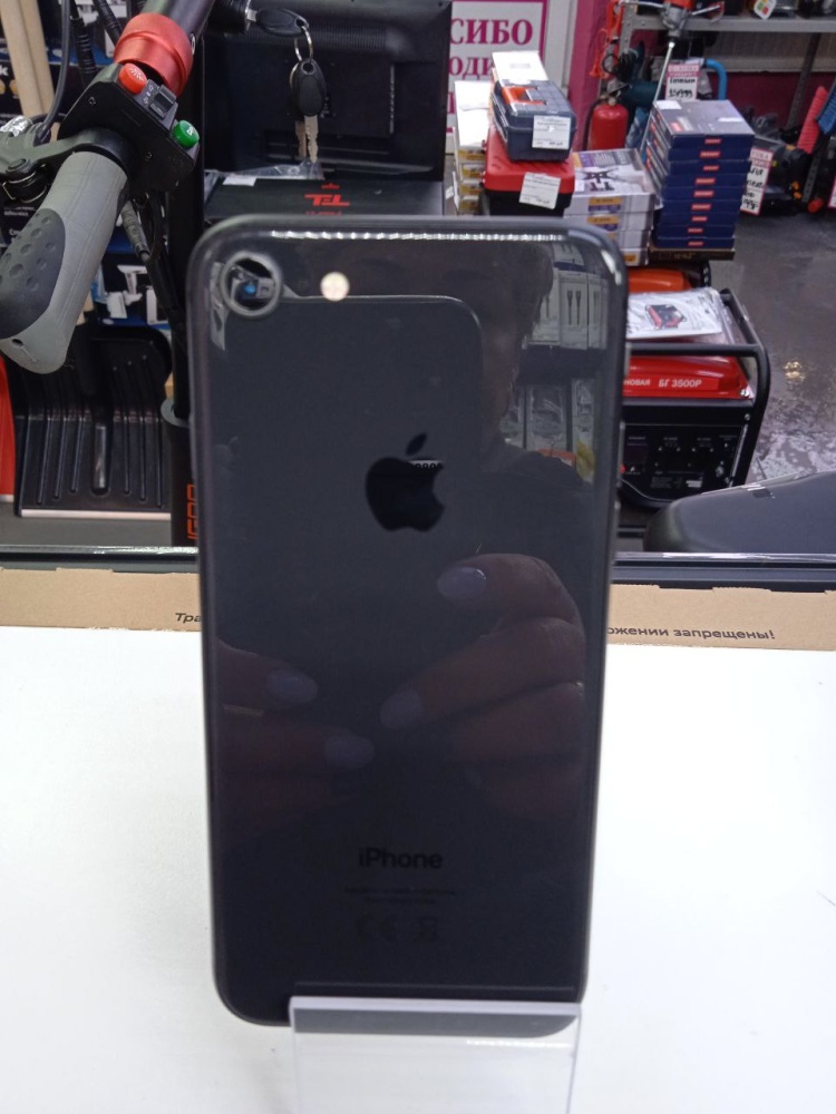 Смартфон iPhone 8 64 Gb .