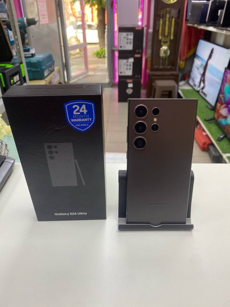 Смартфон Samsung S24 ultra 512пи