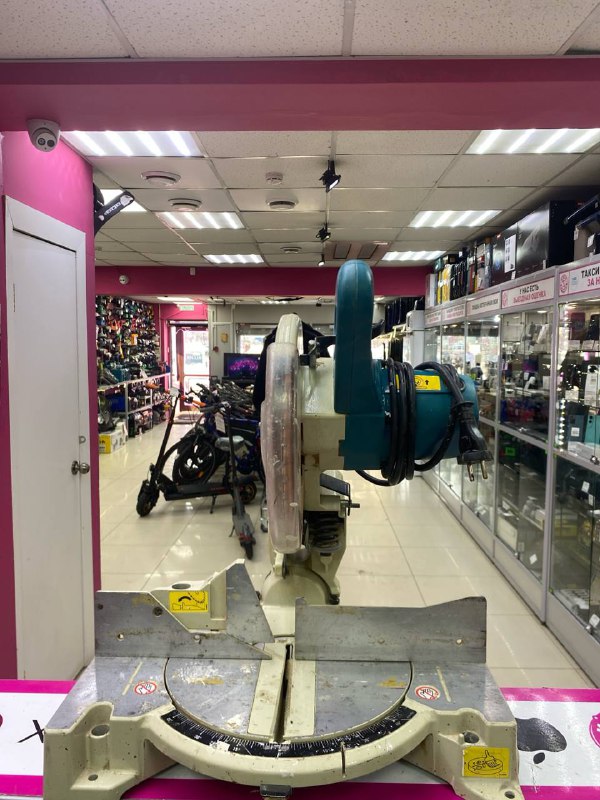 Торцовочная пила Makita LS 1040