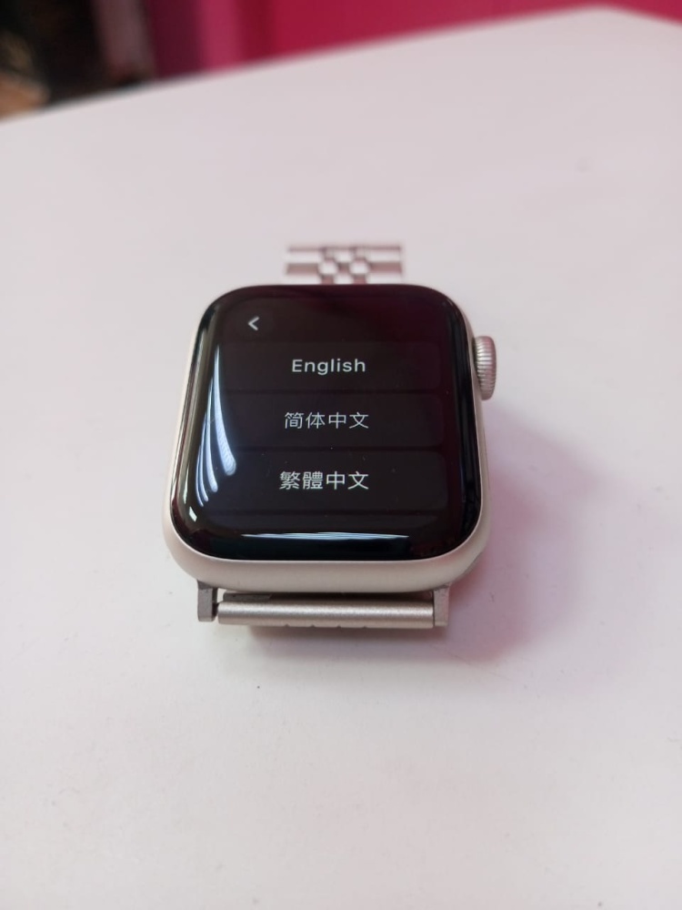 Часы Apple se 2023