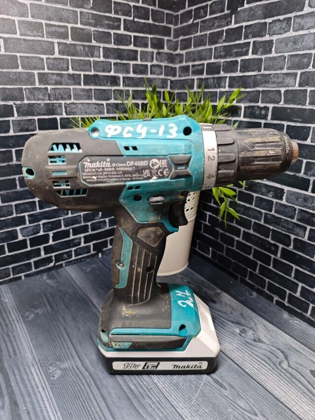 Шуруповерт Makita df488d