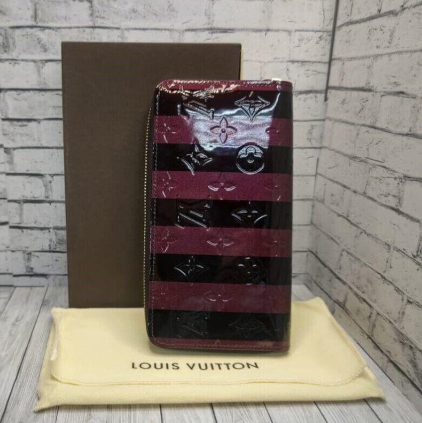 Клатч Louis Vuitton