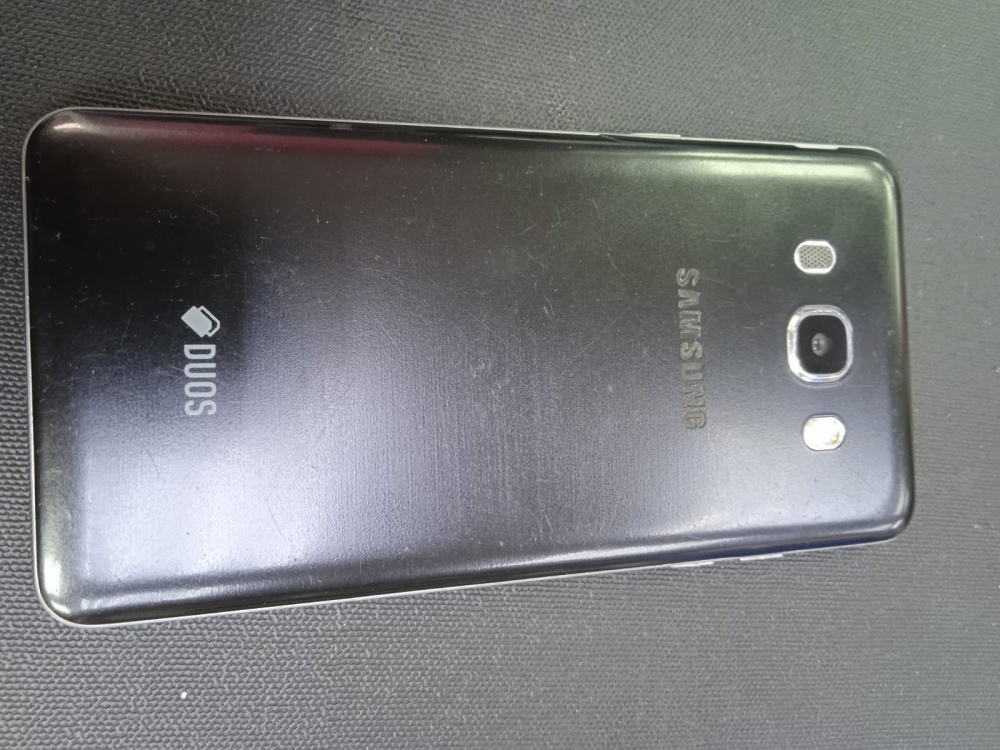 Смартфон Samsung J5 2016