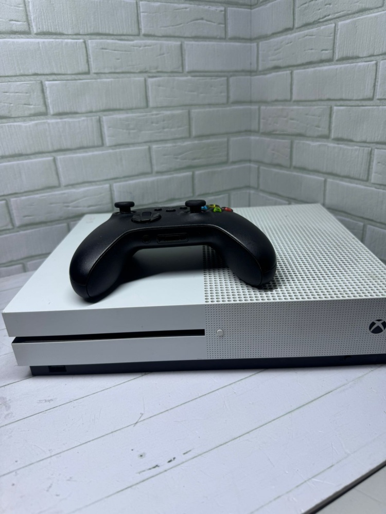 Игровая приставка XBOX ONE S 1Tb