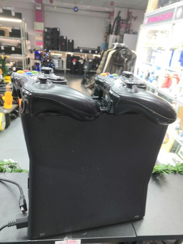 Игровая приставка XBOX 360