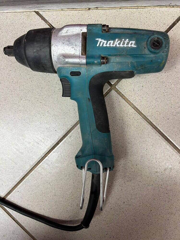 Гайковерт MAKITA TW-0200