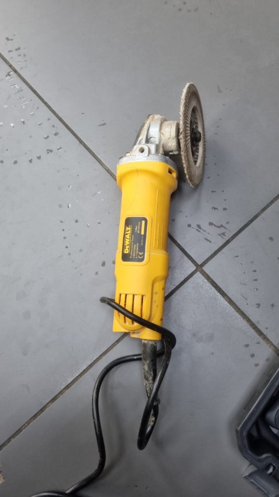 УШМ (Болгарка) Dewalt