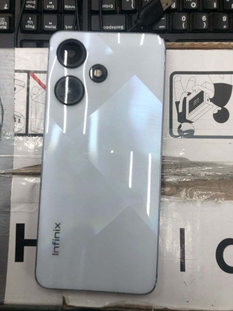 Мобильный телефон Infinix hot 30i