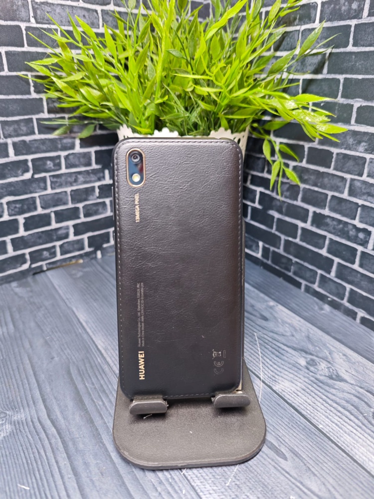 Смартфон Huawei Y5 2/32