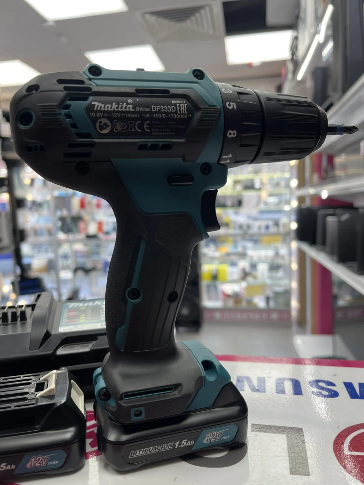 Шуруповерт Makita DF333D (2акб+3/у)