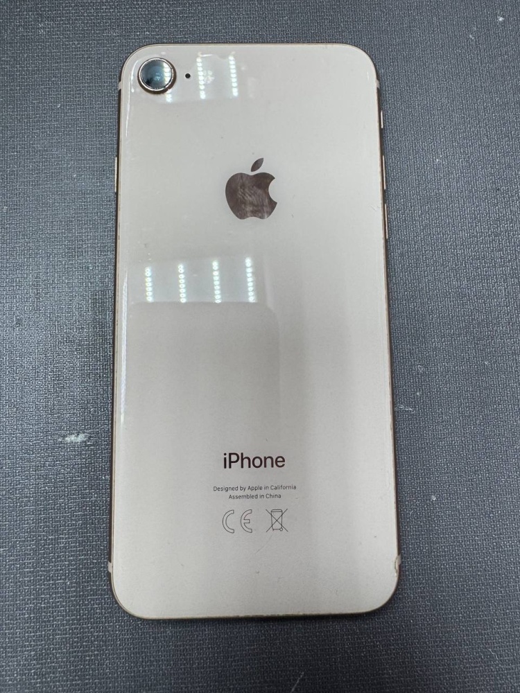 Смартфон iPhone 8 64 Gb