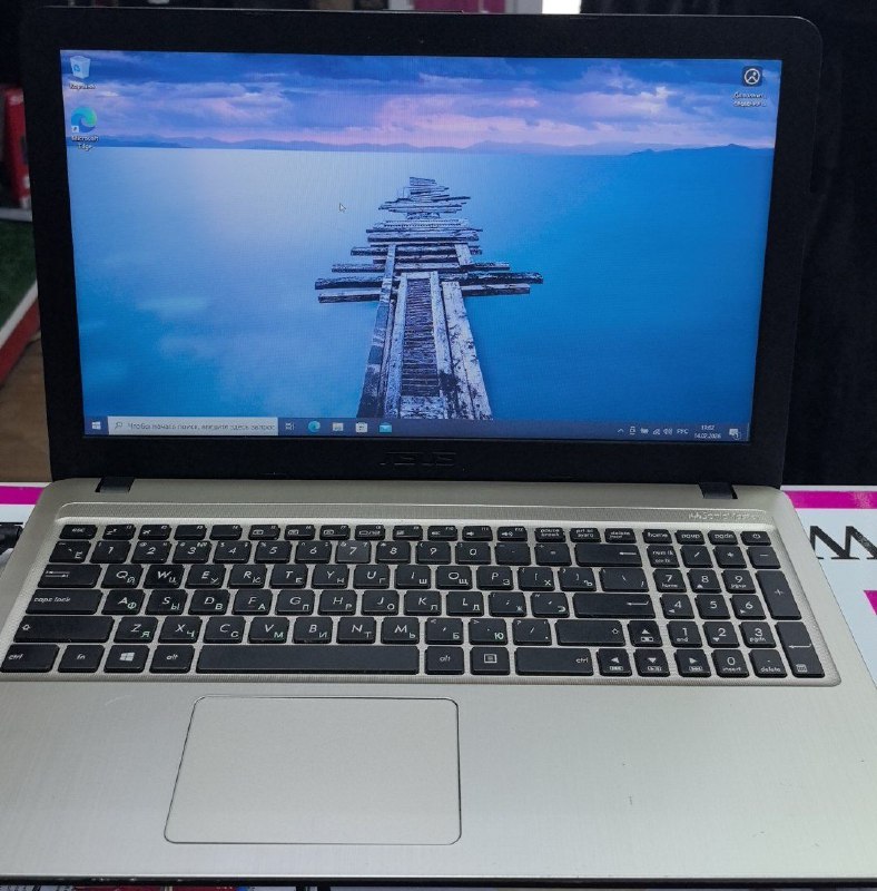 Ноутбук ASUS 15,6"