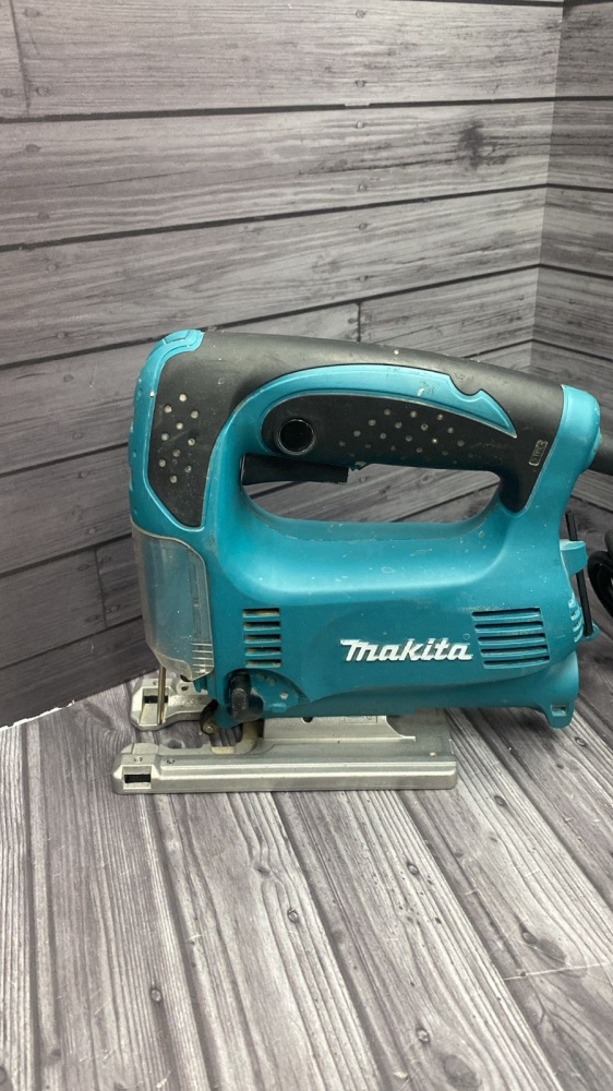 Лобзик Makita 4329