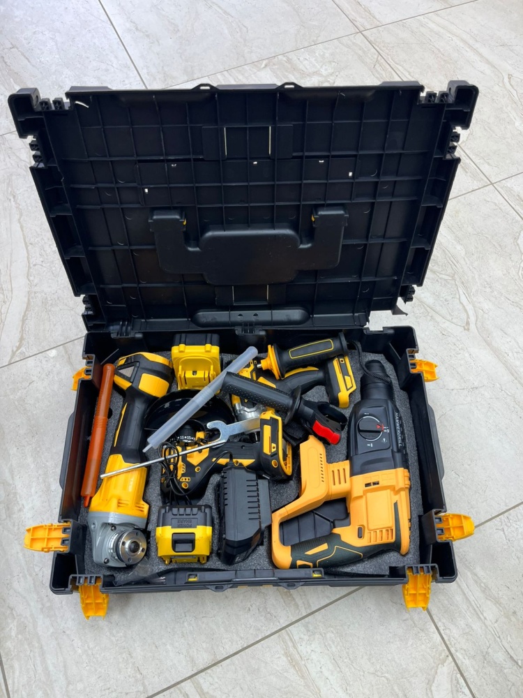 /Набор инструментов 4 в 1 Dewalt