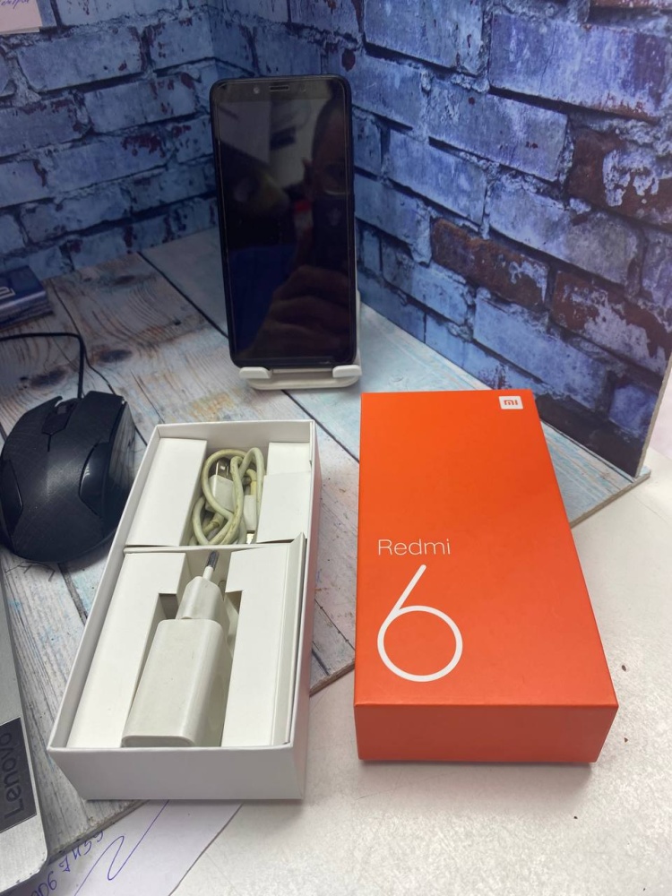 Смартфон Xiaomi Redmi 6  3/32 гб