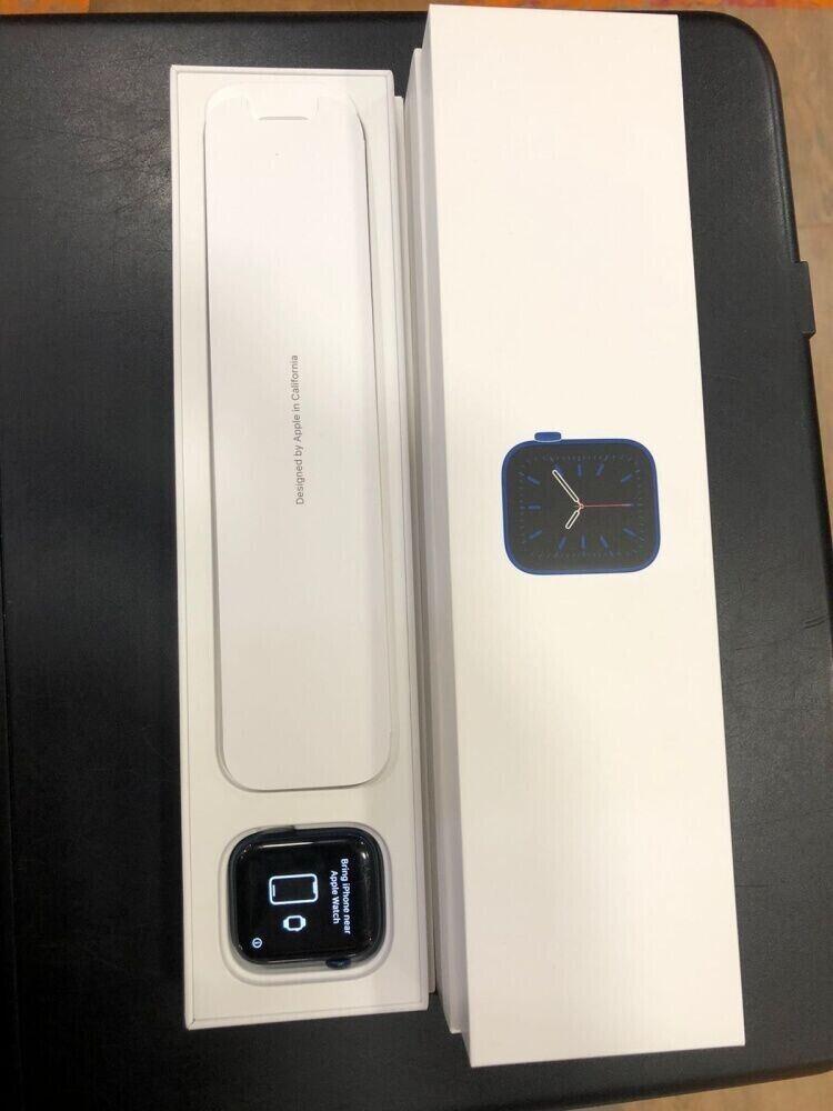 Смарт-часы Apple Watch 6 44 mm