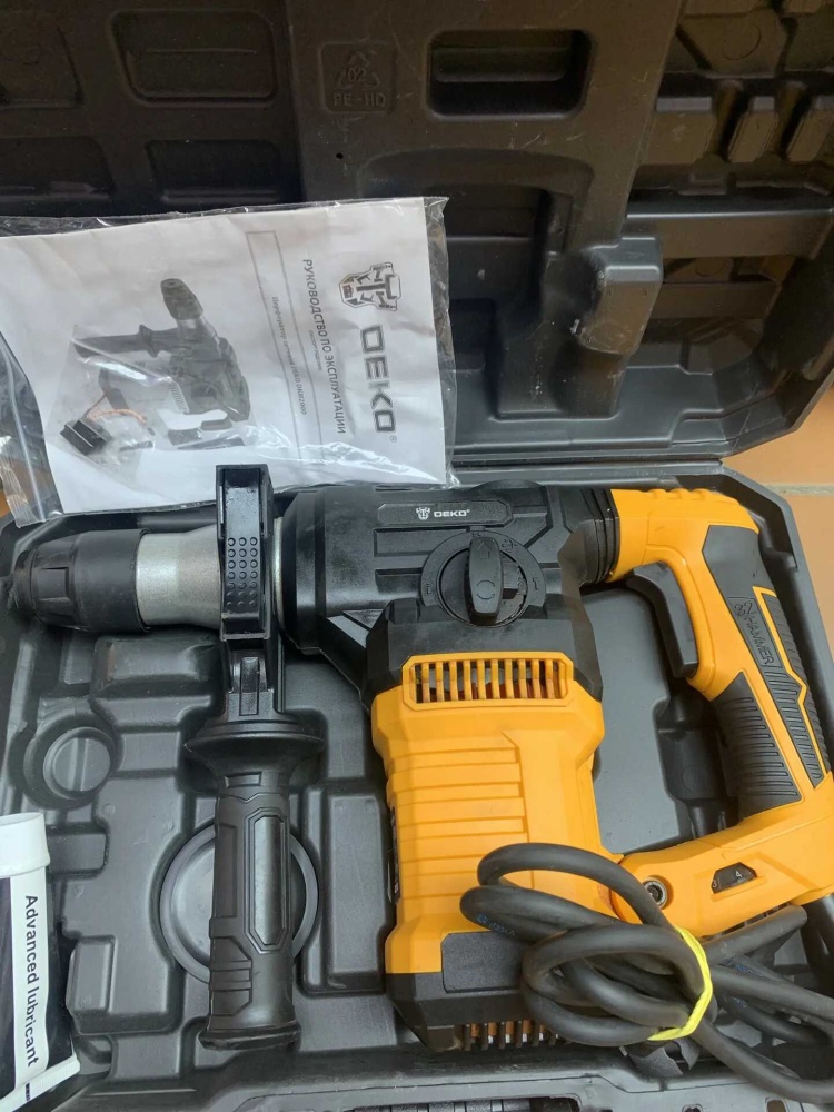 Перфоратор DEKO DH2000