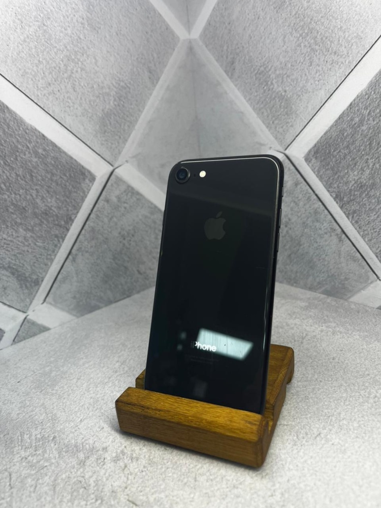 Смартфон iPhone 8 64 Gb
