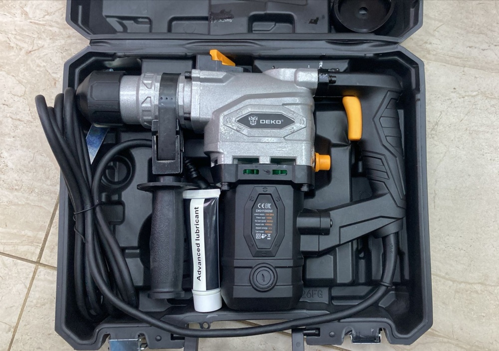 Перфоратор Deko DKH1000W