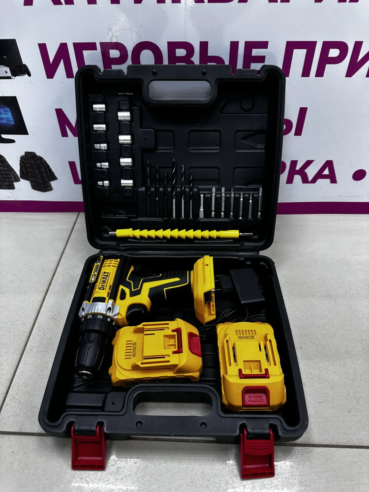 Шуруповерт DeWalt
