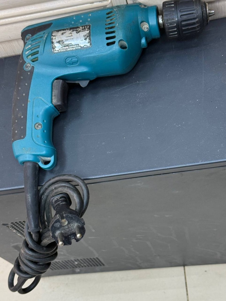 Дрель Makita 6413
