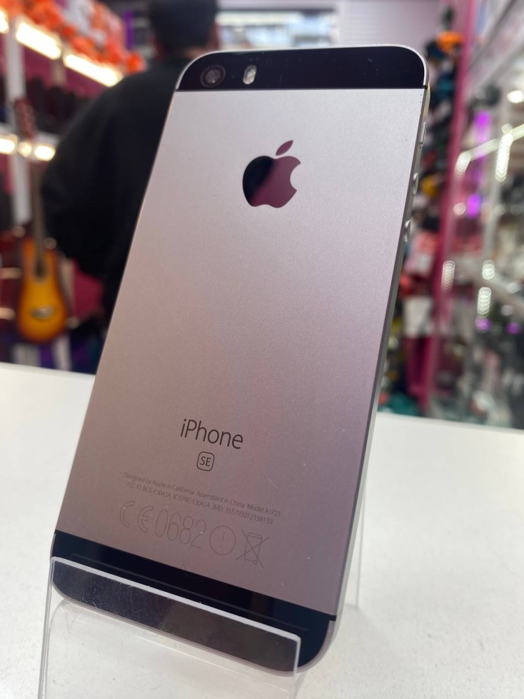 Смартфон iPhone SE 16gb