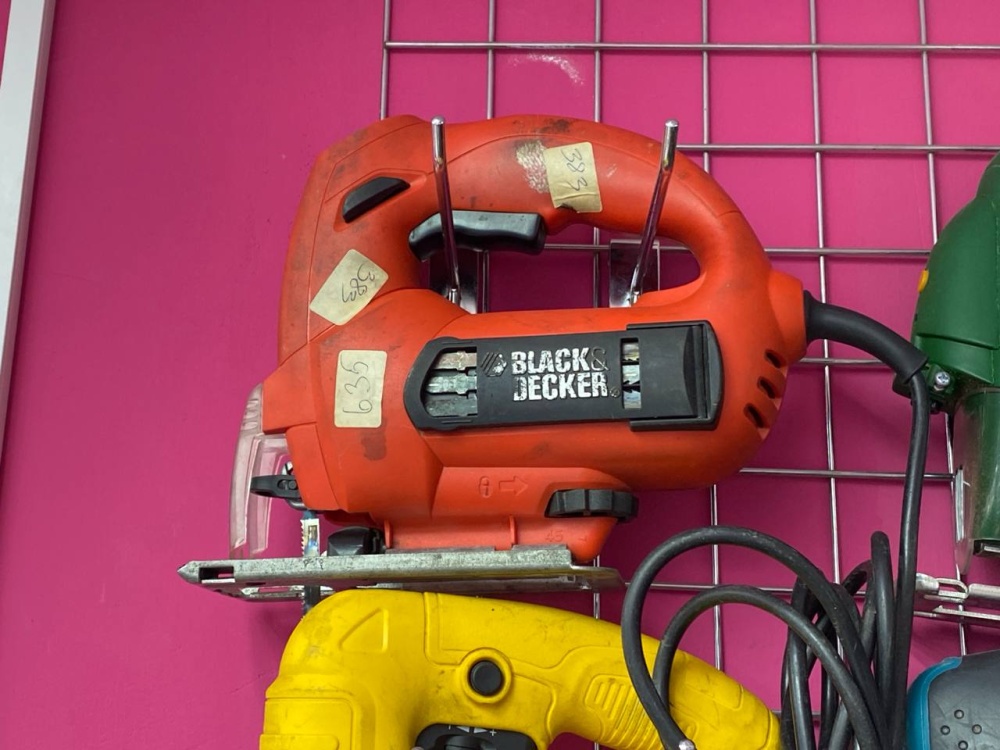 Лобзик Black Decker
