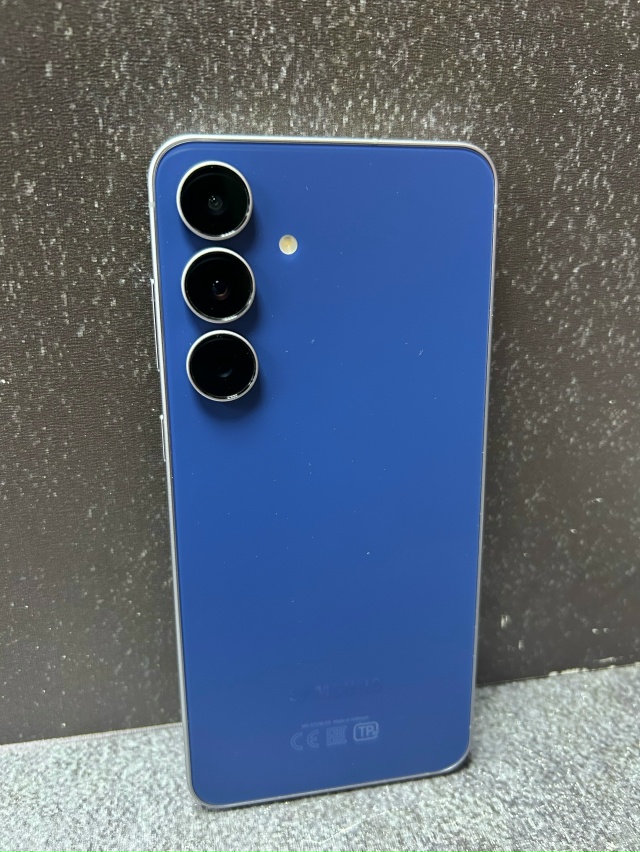 Смартфон Samsung S25 FE 8/256