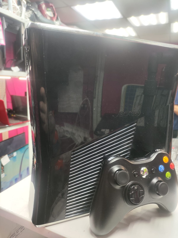 Игровая приставка XBOX 360 S