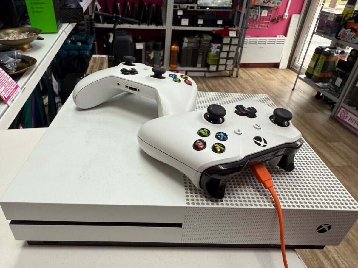 Игровая приставка XBOX ONE S 1TB