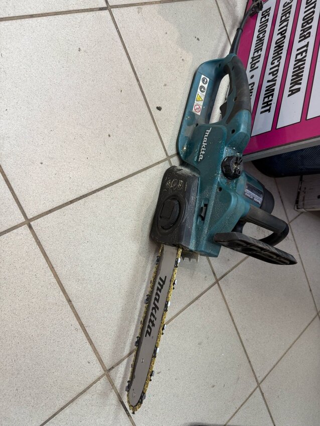 Электропила Makita UC3041A