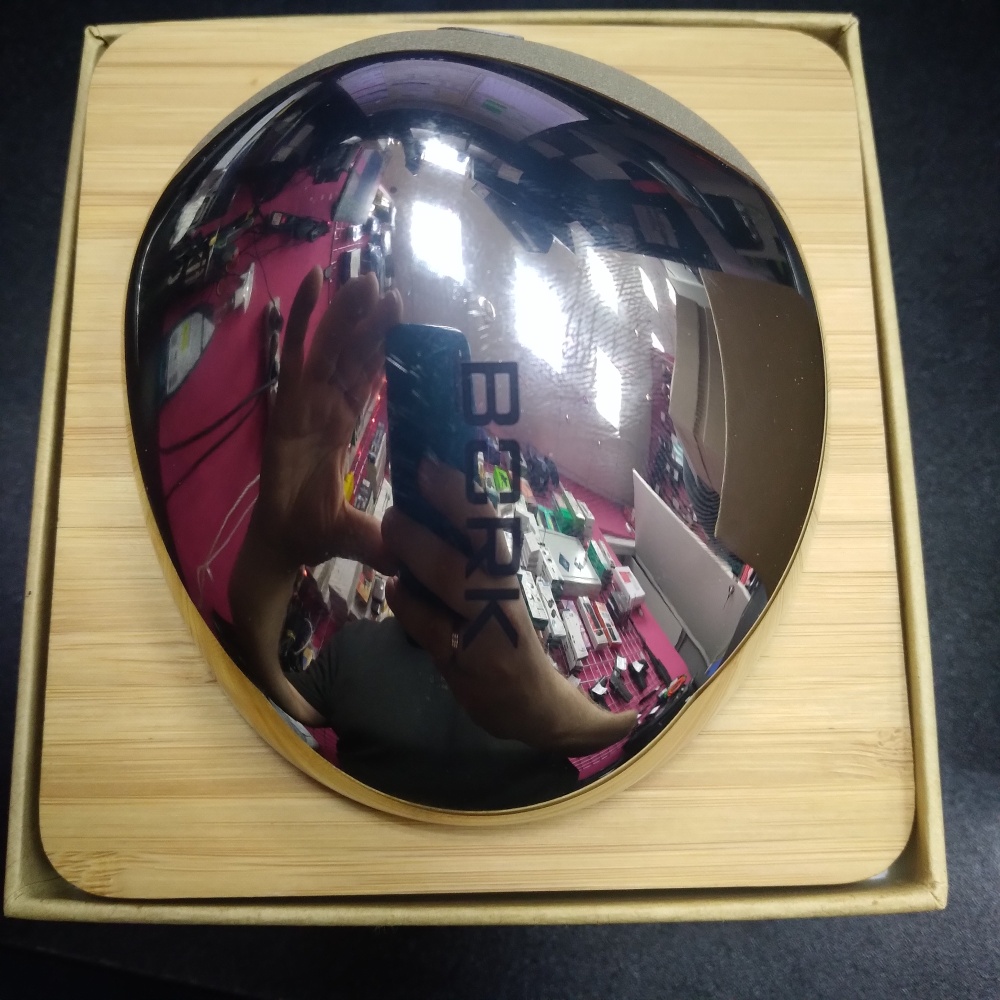 Массажер bork для головы