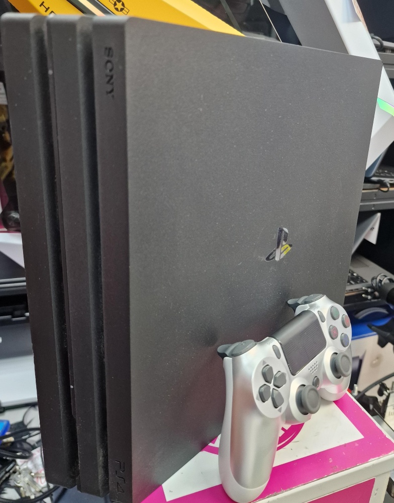 Игровая приставка Sony PlayStation 4 PRO 1000 ГБ
