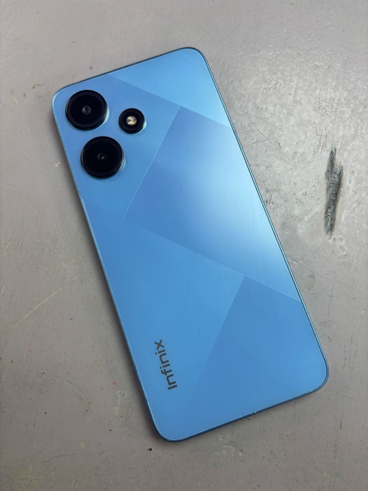 Мобильный телефон Infinix HOT i30